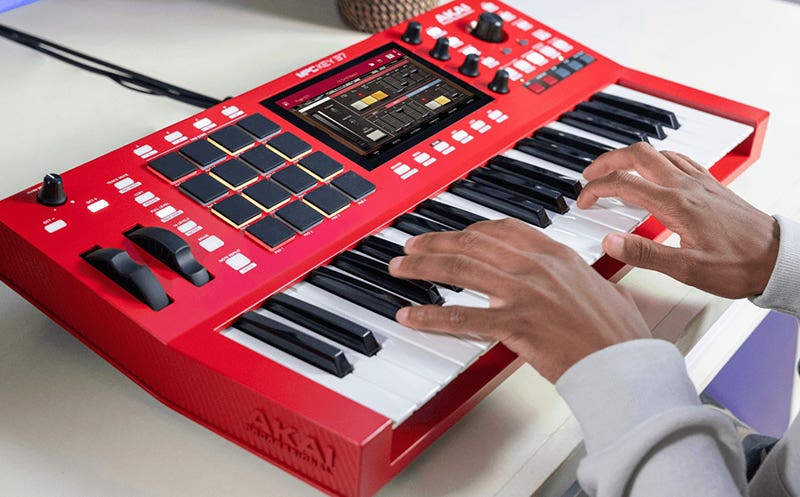 Akai MPCKEY37 Feel the Rhythm with Smooth Playability