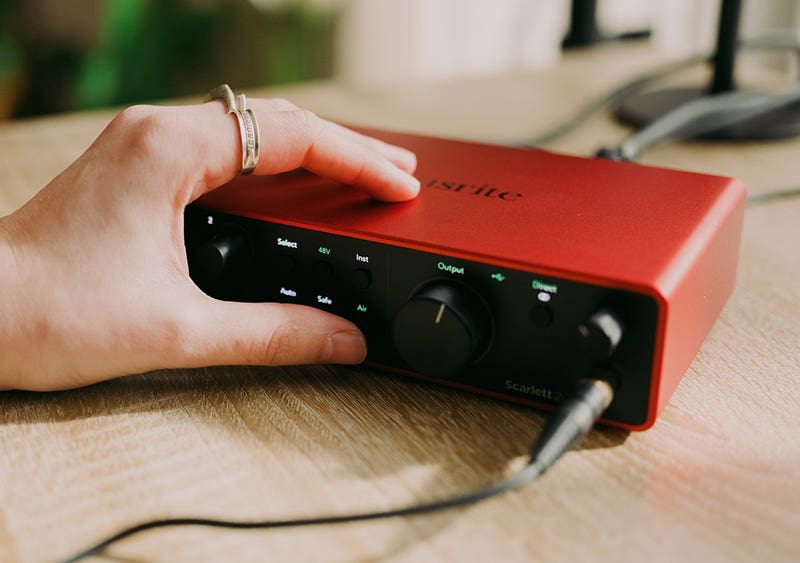 Focusrite Scarlett 2i2 Gen 4 Setting the Stage