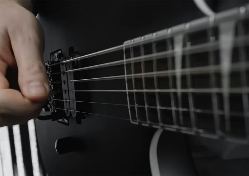 Jackson Pro Plus Pure Metal LE Soloist SL1A Designed for Blistering Speed