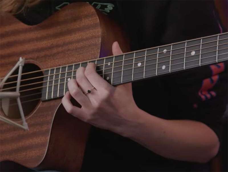 Martin SC-10E-02 Play Without Boundaries