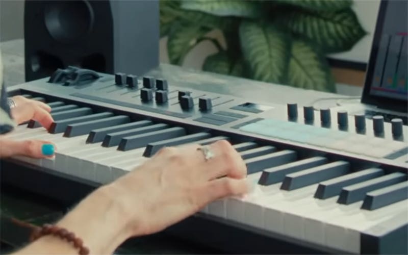Novation Launchkey 61 MK4 The Ultimate Studio Centerpiece