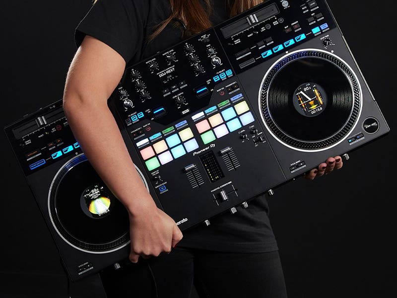 Pioneer DDJ REV7 Take Command
