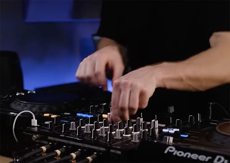 Pioneer DJ DJM-750MK2 Dial Up Your Creativity