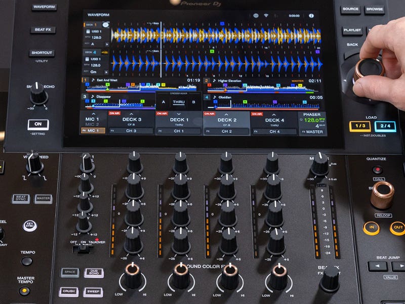 Pioneer DJ OPUS-QUAD Master Your Mix with Intuitive Controls