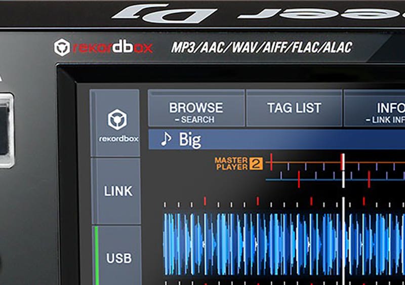 Pioneer XDJ-1000MK2 Connectivity and Audio Excellence
