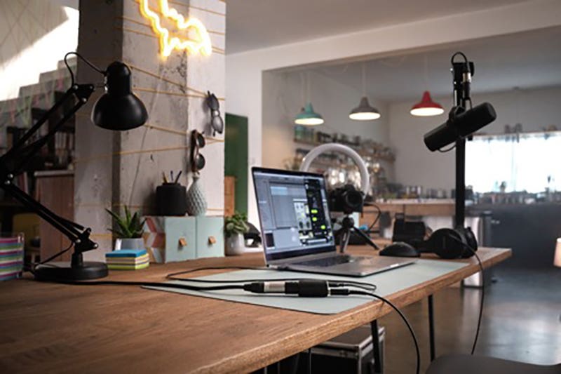 Shure SM7dB Designed for Audio Perfection
