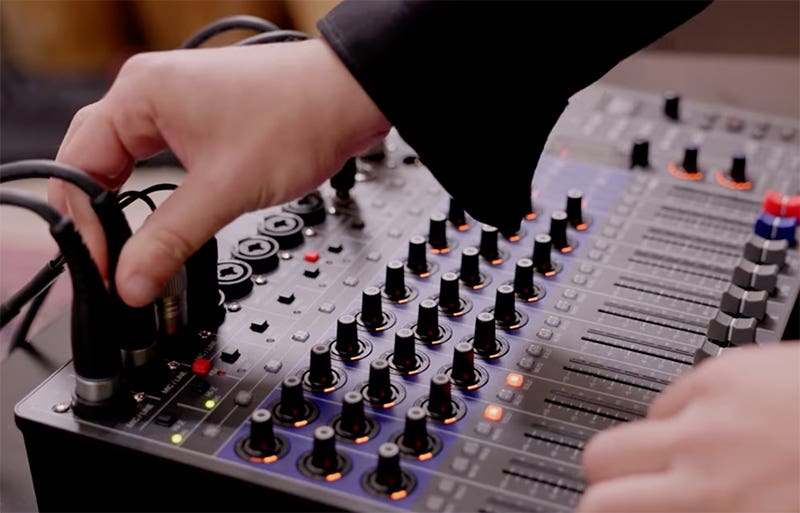 Zoom LiveTrak L12next A Studio-Grade Recording Powerhouse
