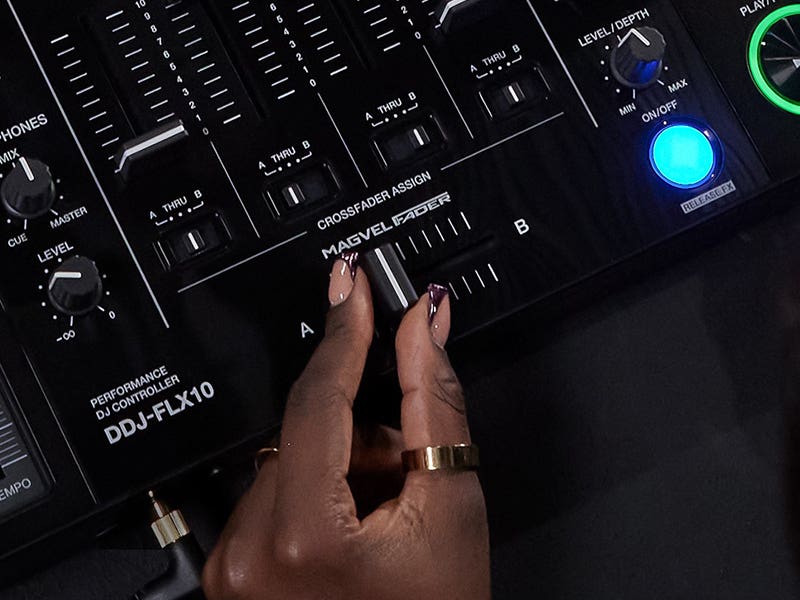 Pioneer DJ DDJ FLX10 Magvel Fader